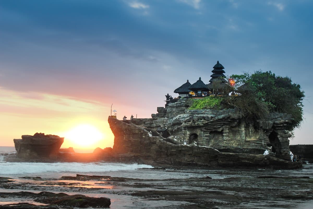 Pemandangan dalam paket Uluwatu Sunset